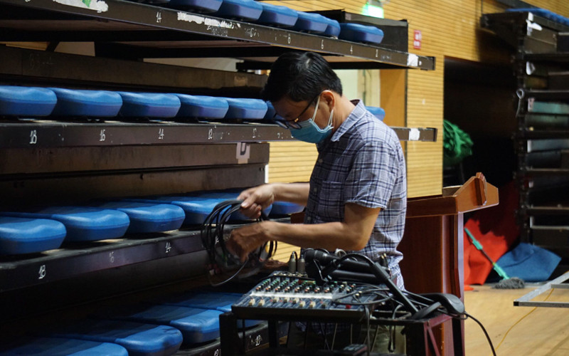 Chiều 31-7, việc thu gom tài liệu, dụng cụ làm việc tại Cung Thể thao Tiên Sơn đã hoàn tất. Cung Thể thao Tiên Sơn sẵn sàng cho bệnh viện dã chiến -0
