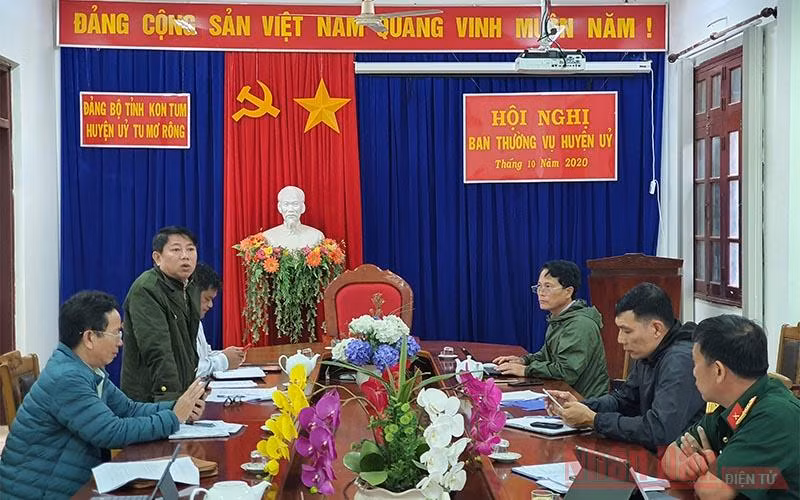 Hai người bị thương, ba nhà sập, 485 nhà bị tốc mái do bão số 9 -0