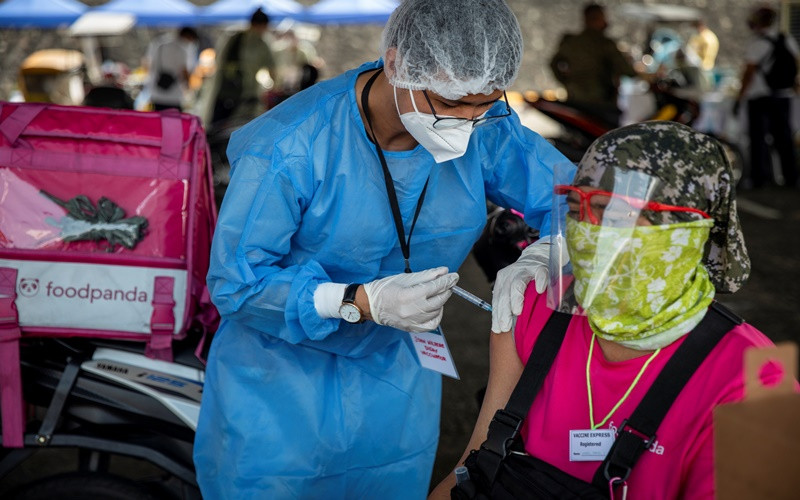 Tới nay, Philippines đã tiêm hơn 39 triệu liều vacicne ngừa Covid-19. (Ảnh: Reuters)