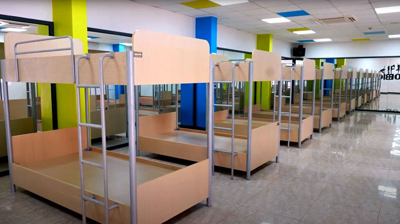 Ảnh 2: Công nhân được bố trí ăn ở tại chỗ trong nhà máy để sản xuất tại Công ty TNHH Goertek VINA. Ảnh: THÁI SƠN 30_6_Bac_Ninh_2-1625144029580.jpg