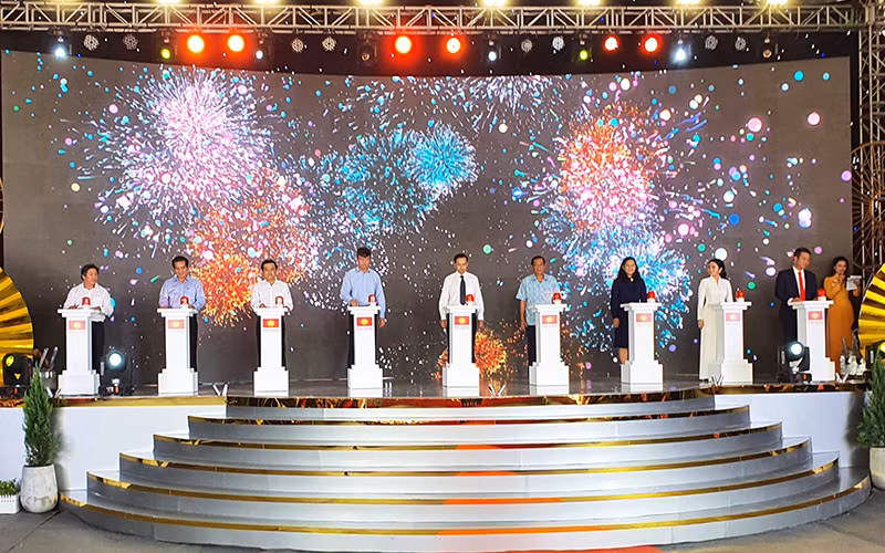 Nghi thức khơi công dự án.