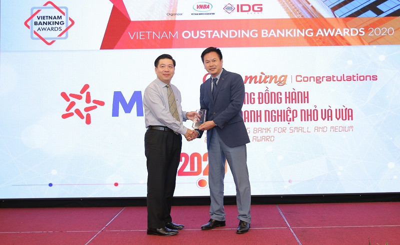 MB được vinh danh “ngân hàng tiêu biểu về tín dụng xanh” và “Ngân hàng đồng hành cùng doanh nghiệp SME” ảnh 1 MB được vinh danh “ngân hàng tiêu biểu về tín dụng xanh” và “Ngân hàng đồng hành cùng doanh nghiệp SME” -0