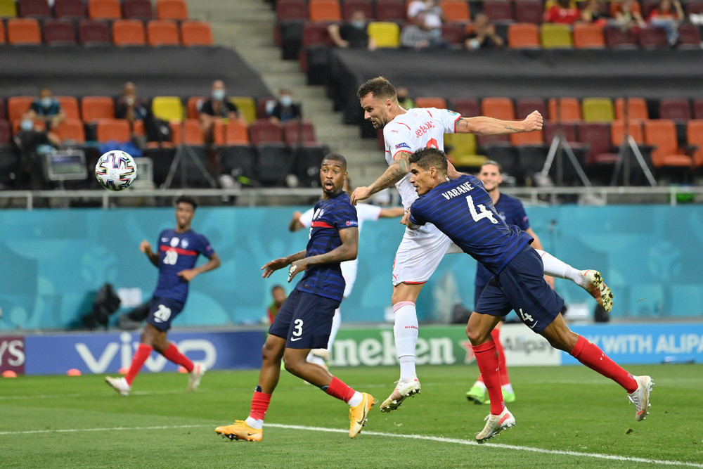 Seferovic ghi bàn rút ngắn tỷ số xuống 2-3 cho Thụy Sĩ. (Ảnh: UEFA) Thắng kịch tính luân lưu, Thụy Sĩ loại Pháp tiến vào tứ kết Euro 2020 -0