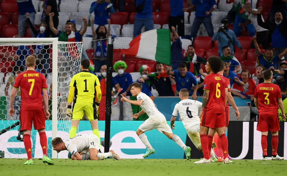 Bàn mở tỷ số của Barella và siêu phẩm sút xa nhân đôi cách biệt của Insigne là phần thưởng hoàn toàn xứng đáng cho màn trình diễn ấn tượng của Azzurri trên sân Allianz Arena sáng nay. (Ảnh: UEFA) Cận cảnh Italia loại Bỉ đoạt vé vào bán kết Euro 2020 -0
