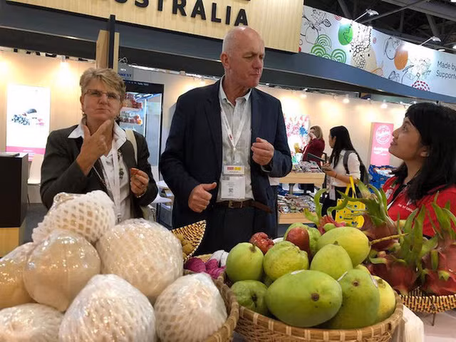 Khách hàng Mỹ nhập nhiều nông sản của Việt Nam. Ảnh minh họa: QUANG HUY