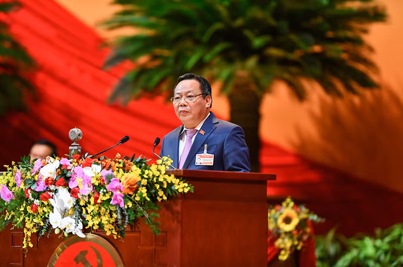 Phó Bí thư Thành ủy Hà Nội Nguyễn Văn Phong trình bày tham luận tại Đại hội Đảng toàn quốc lần thứ XIII. Ảnh: ANH TUẤN - DUY LINH