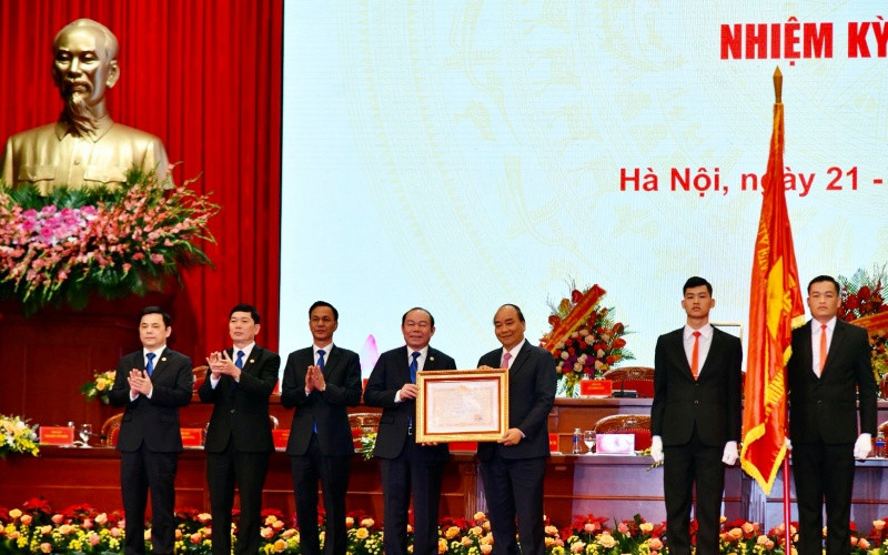 Thủ tướng Nguyễn Xuân Phúc trao Huân chương Độc lập hạng Nhì tặng Liên minh Hợp tác xã Việt Nam. Đại hội đại biểu toàn quốc Liên minh Hợp tác xã Việt Nam khóa VI -0