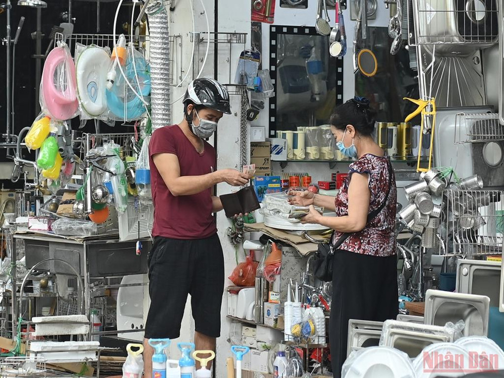 Hà Nội nhộn nhịp trở lại trong ngày đầu nới lỏng giãn cách ảnh 10 Hà Nội nhộn nhịp trở lại trong ngày đầu nới lỏng giãn cách -0