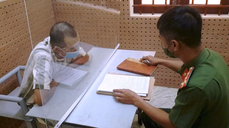 Đối tượng Lê Thành An tại cơ quan Công an huyện Đắk Glong, tỉnh Đắk Nông.