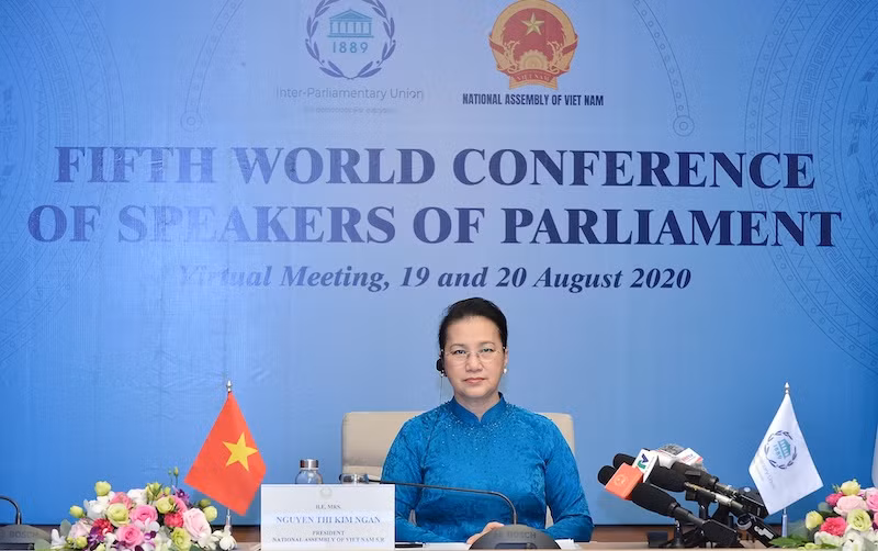 Chủ tịch Quốc hội Nguyễn Thị Kim Ngân phát biểu tại phiên thảo luận. (Ảnh: HOÀNG QUỲNH)