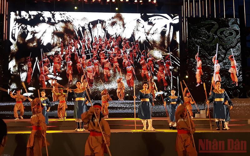 Chương trình “Vang mãi hào khí Tây Sơn” kỷ niệm 233 năm chiến thắng Ngọc Hồi- Đống Đa ảnh 1 Chương trình “Vang mãi hào khí Tây Sơn” kỷ niệm 233 năm chiến thắng Ngọc Hồi- Đống Đa lịch sử -0
