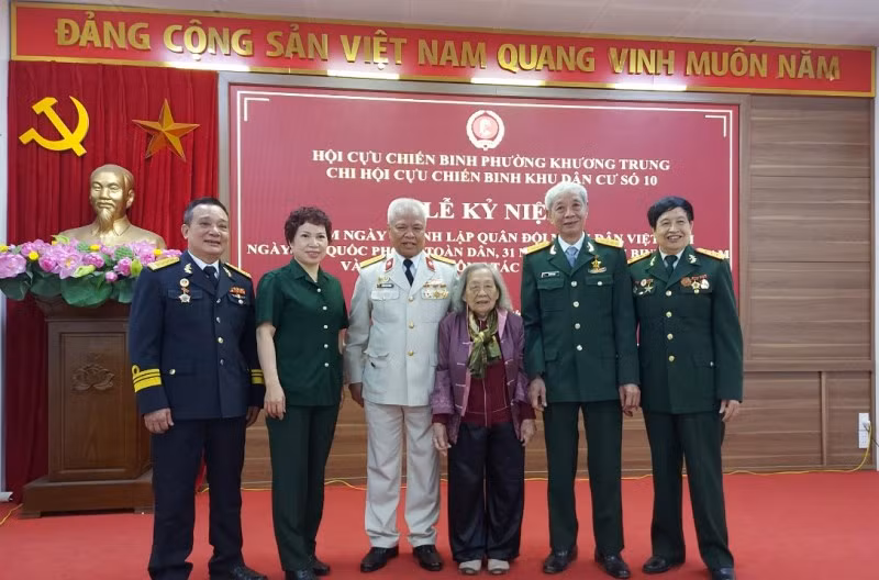 Bà Nguyễn Thị Thìn họp hội cựu chiến binh.