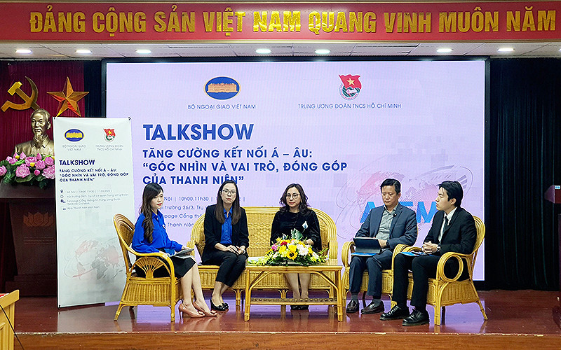 Diễn giả từ các bộ, ban, ngành, đoàn thể đối thoại, chia sẻ trực tuyến với đoàn viên, thanh niên cả nước tại chương trình. 