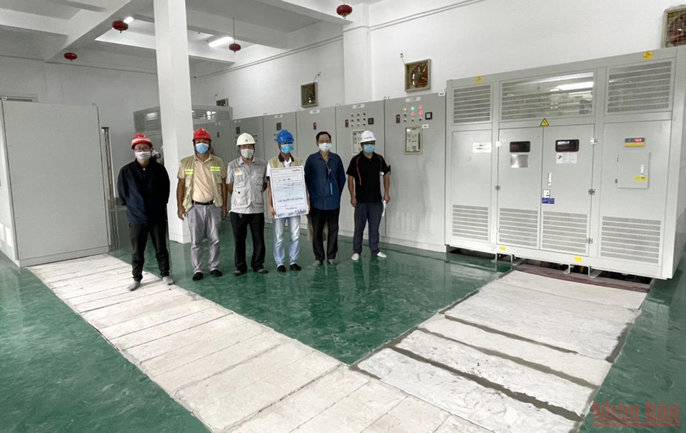 Đội ngũ kỹ sư tiến hành giám sát xây dựng Nhà máy Arcadyan tại Khu công nghiệp Thăng Long III. (Ảnh: HỒNG HÀ) Hiệu quả từ đổi mới cơ chế quản lý tại Viện Quy hoạch xây dựng Vĩnh Phúc -0