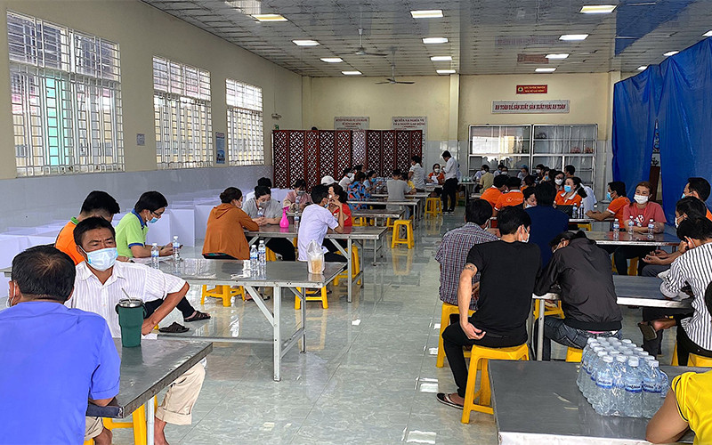 Test nhanh kháng nguyên SARS-CoV-2 cho công nhân tại Công ty Camimex Foods Cà Mau. Cà Mau hỗ trợ kít test nhanh cho doanh nghiệp -0