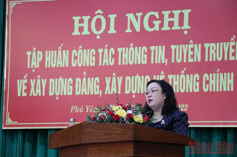 Phó Bí thư Thường trực Tỉnh ủy, Chủ tịch Hội đồng nhân dân tỉnh Phú Yên Cao Thị Hòa An phát biểu khai mạc hội nghị tập huấn công tác thông tin tuyên truyền về xây dựng Đảng, xây dựng hệ thống chính trị tại Phú Yên. Phú Yên: Tập huấn công tác thông tin, tuyên truyền về xây dựng Đảng, hệ thống chính trị -0