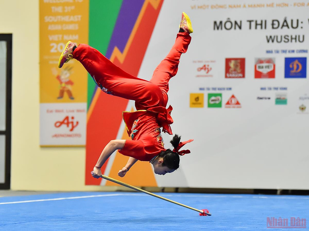 Đặng Tiểu Bình hứa hẹn sẽ người kế thừa xứng đáng của "cô gái Vàng wushu" trong tương lại không xa. Những làn gió mới của Wushu Việt Nam -0