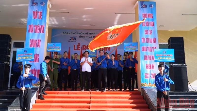 Phát lệnh ra quân Chiến dịch Thanh niên tình nguyện hè 2022.