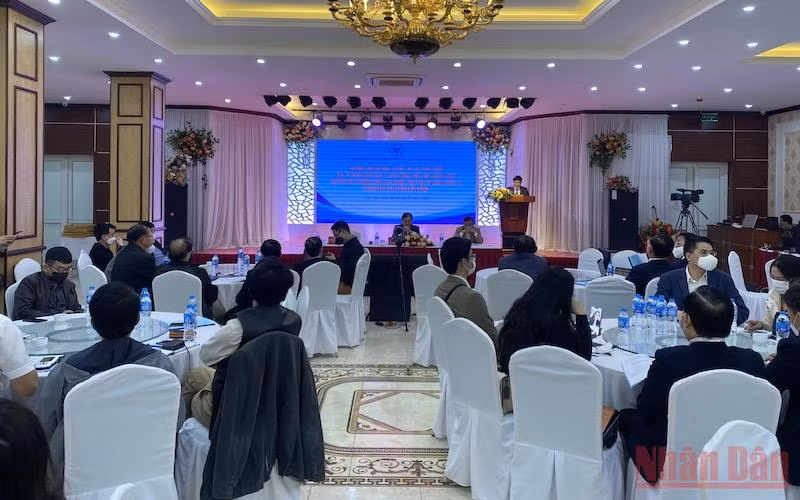 Các nhà khoa học tham dự sự kiện. 