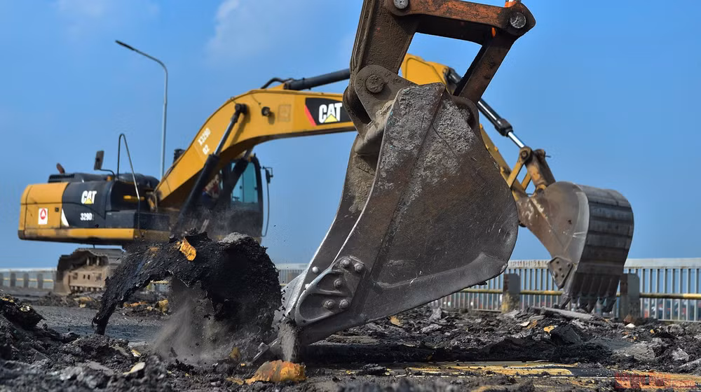 Cận cảnh “đại công trường” sửa chữa, nâng cấp mặt cầu Thăng Long -0