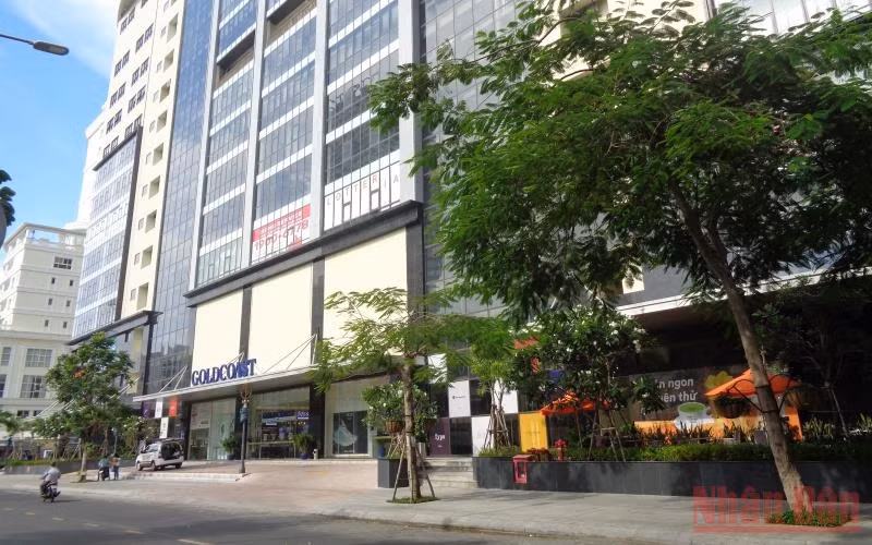 Khu đất số 1 Trần Hưng Đạo, TP Nha Trang - nay là tổ hợp khách sạn, trung tâm thương mại, nơi xảy các vi phạm. (Ảnh: PHONG NGUYÊN)