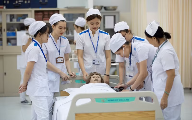 SINHVIENKHOADIEUDUONG-1598330280342.jpg