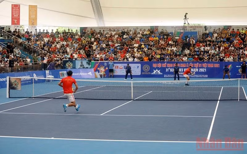 Trận chung kết nội dung đơn nam môn Quần vợt giữa Lý Hoàng Nam và Trịnh Linh Giang.