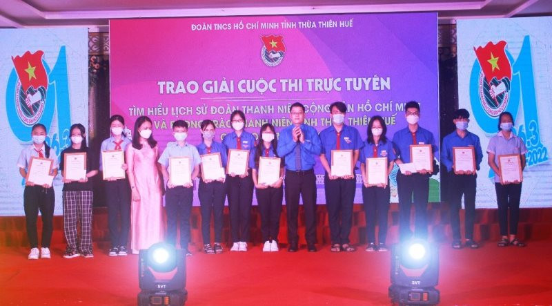 Trao giải Cuộc thi tìm hiểu lịch sử Đoàn TNCS Hồ Chí Minh và phong trào thanh niên tỉnh Thừa Thiên Huế, giai đoạn 1930-2020. “Ngày hội đoàn viên” và tuyên dương Chi đoàn mạnh 2022 -0