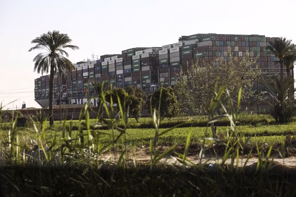 Giải cứu tàu mắc kẹt trên kênh đào Suez bằng thủy triều -0