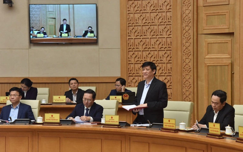 Bộ trưởng Y tế Nguyễn Thanh Long báo cáo về công tác phòng, chống dịch Covid-19 tại phiên họp. Chính phủ họp phiên thường kỳ tháng 1 -0
