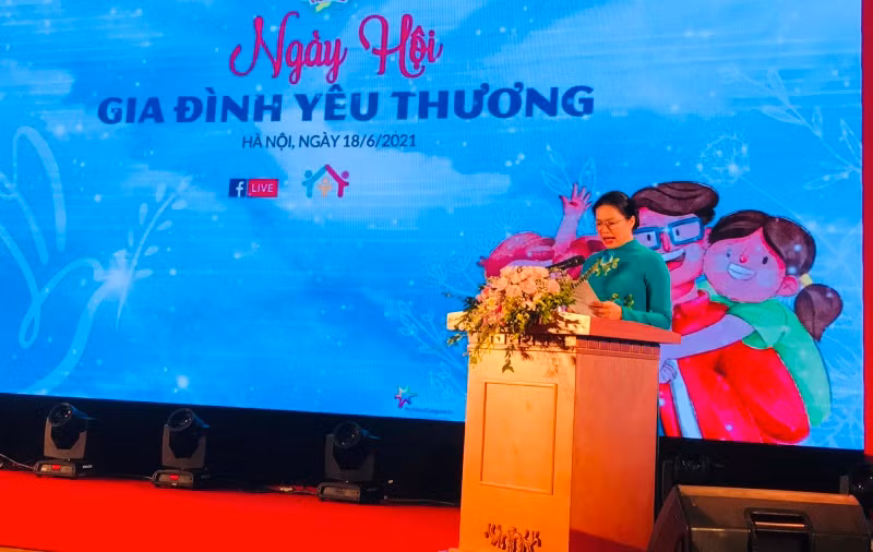 Chủ tịch Hội Liên hiệp Phụ nữ Việt Nam Hà Thị Nga phát biểu tại chương trình.