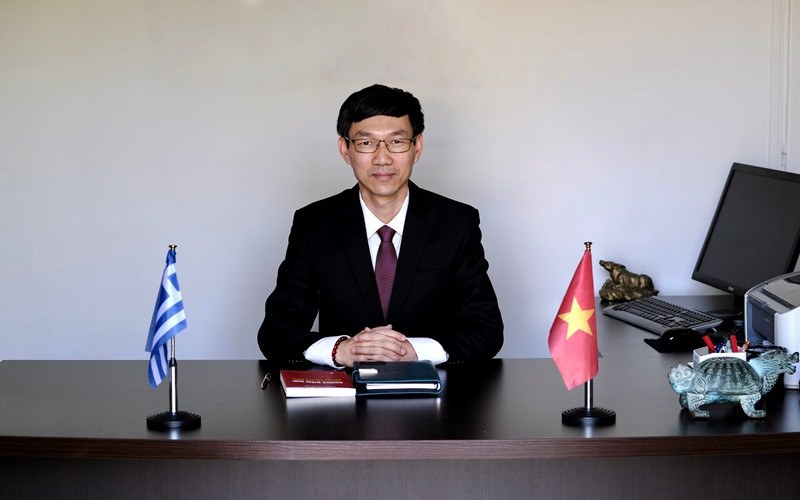 Đại sứ Việt Nam tại Hy Lạp Lê Hồng Trường. (Ảnh do Đại sứ cung cấp) Đại sứ Lê Hồng Trường: Bác Lập là “lãnh tụ” tinh thần của người Việt Nam tại Hy Lạp -0