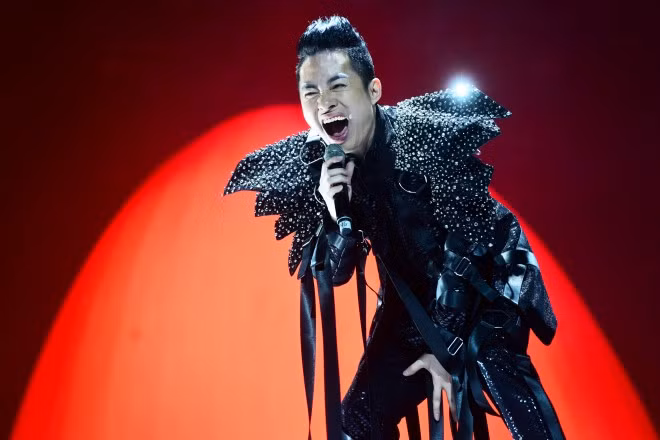 Ca sĩ Tùng Dương.