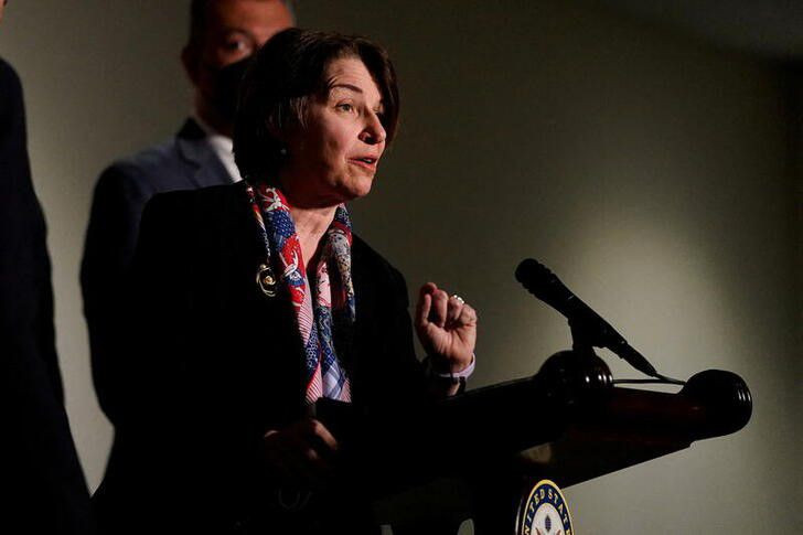 Thượng nghị sĩ Mỹ Amy Klobuchar. (Ảnh: Reuters) Các nhà lập pháp Mỹ giới thiệu dự luật lưỡng đảng giải quyết chứng nghiện mạng xã hội -0
