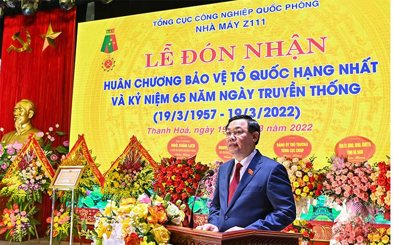 Chủ tịch Quốc hội Vương Đình Huệ phát biểu chúc mừng Nhà máy Z111 tại buổi lễ. (Ảnh: DUY LINH)