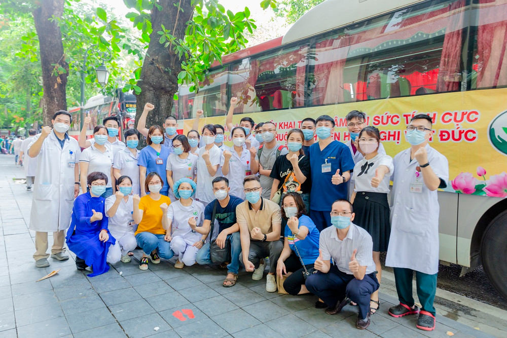 Tại Bệnh viện Hữu nghị Việt Đức, nhiệt huyết của tuổi trẻ và tinh thần xung kích được nối tiếp từ thế hệ này sang thế hệ khác. 501A3233-1628214312148.jpg