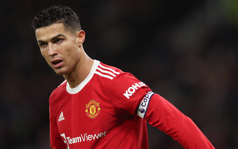 Dù mang băng đội trưởng, Cristiano Ronaldo vẫn không thể chỉ đạo được các đồng đội trẻ. (Ảnh: Getty Images) 