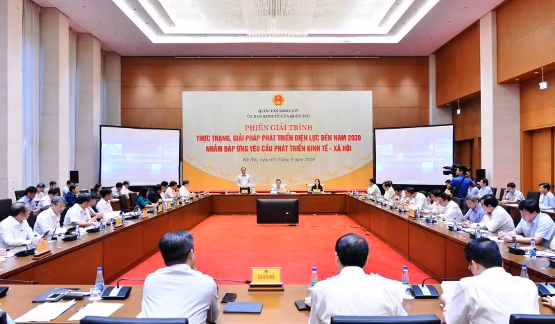 Toàn cảnh phiên giải trình “Thực trạng, giải pháp phát triển điện lực đến năm 2030 nhằm đáp ứng yêu cầu phát triển kinh tế-xã hội”.