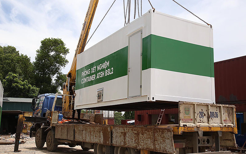 Phòng thí nghiệm container được vận chuyển đến hỗ trợ các địa phương phòng, chống dịch Covid-19. Container xét nghiệm Covid-19 áp lực âm lưu động đầu tiên ở Việt Nam -0