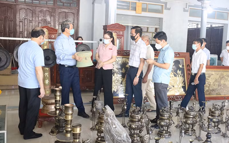 Làng nghề đúc đồng Chè Đông (huyện Thiệu Hóa, Thanh Hóa) được công nhận là Di sản văn hóa phi vật thể quốc gia.Ảnh: PHÙNG TUYÊN