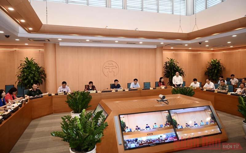 Quang cảnh cuộc họp trực tuyến phòng, chống dịch Covid-19. (Ảnh: DUY LINH) Hà Nội sẽ xét nghiệm PCR diện rộng cho người về từ Đà Nẵng -0
