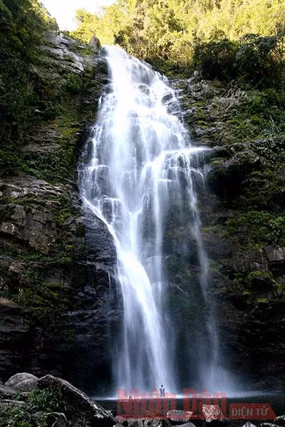 Những thác nước trong xanh - món quà từ mẹ thiên nhiên -0