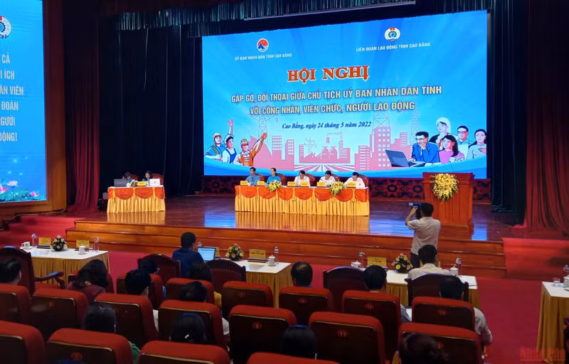 Lắng nghe và giải quyết kiến nghị của công nhân lao động -0