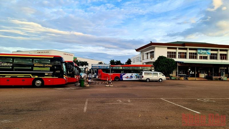 Bến xe Quy Nhơn hành khách thưa thớt. Thành phố Quy Nhơn trong ngày đầu bình thường mới -0