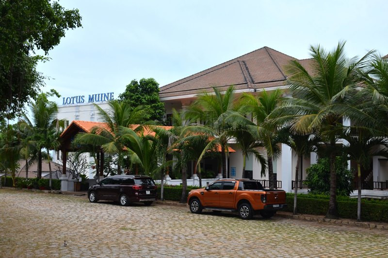 Một cơ sở du lịch tại TP Phan Thiết được Ban Chỉ đạo phòng, chống dịch Covid-19 tỉnh Bình Thuận bố trí làm khu cách ly tập trung có thu phí đối với chuyên gia, khách du lịch nước ngoài nhập cảnh vào Bình Thuận. Nhiều địa phương dừng hoạt động quán bar, vũ trường, karaoke -0
