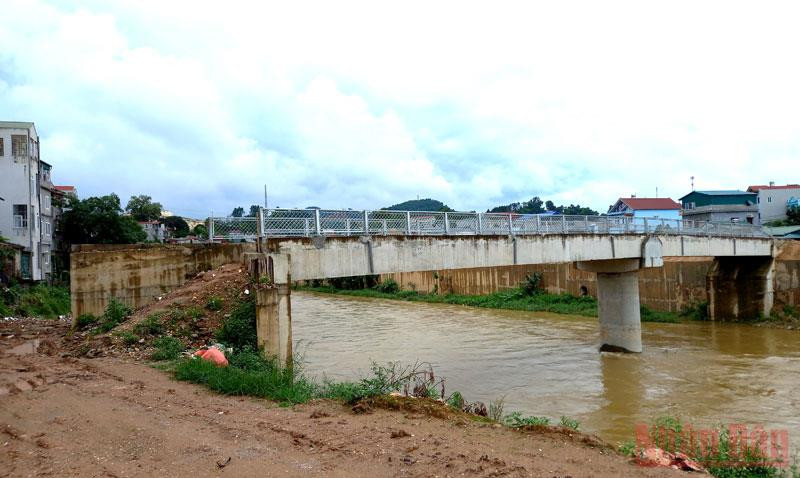 Cây cầu Hợp Giang-Hòa Chung ở thành phố Cao Bằng (Cao Bằng) hoàn thành xây dựng từ đầu năm 2021. Sớm đưa cầu Hợp Giang-Hòa Chung đi vào vận hành -0