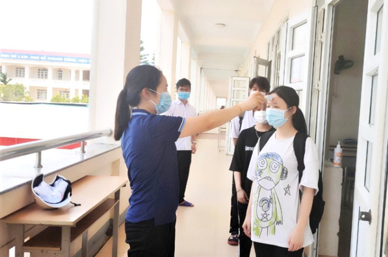 Các trường trên địa bàn tỉnh đều chuẩn bị tốt các điều kiện bảo đảm sức khỏe cho các thí sinh tham dự kỳ thi tốt nghiệp THPT. TP Hồ Chí Minh, Quảng Ninh xét nghiệm cho học sinh thi tốt nghiệp THPT -0