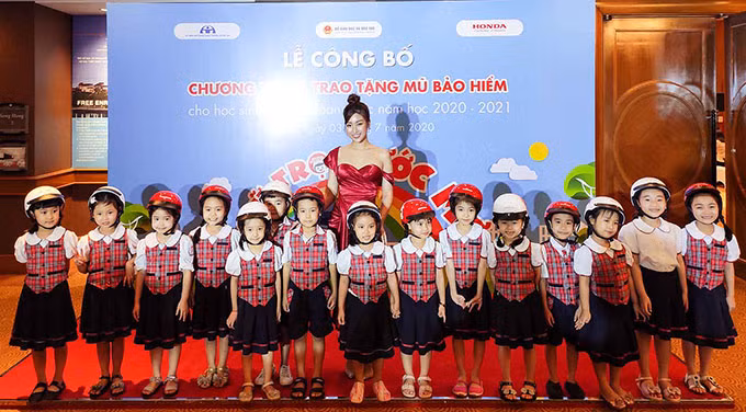 Nâng tỷ lệ trẻ em đội mũ bảo hiểm đạt chuẩn lên 80% -0