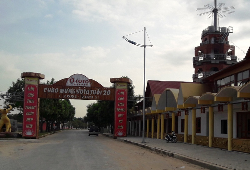 Một góc khu thương mại, dịch vụ của Công ty SoTo ở Tiên Trang. Dập tắt đám cháy ở xã Tiên Trang -0