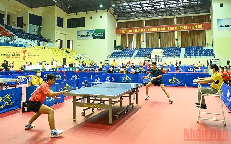 Trận đấu tại nội dung đồng đội nam giữa Quảng Nam và Đồng Nai. 